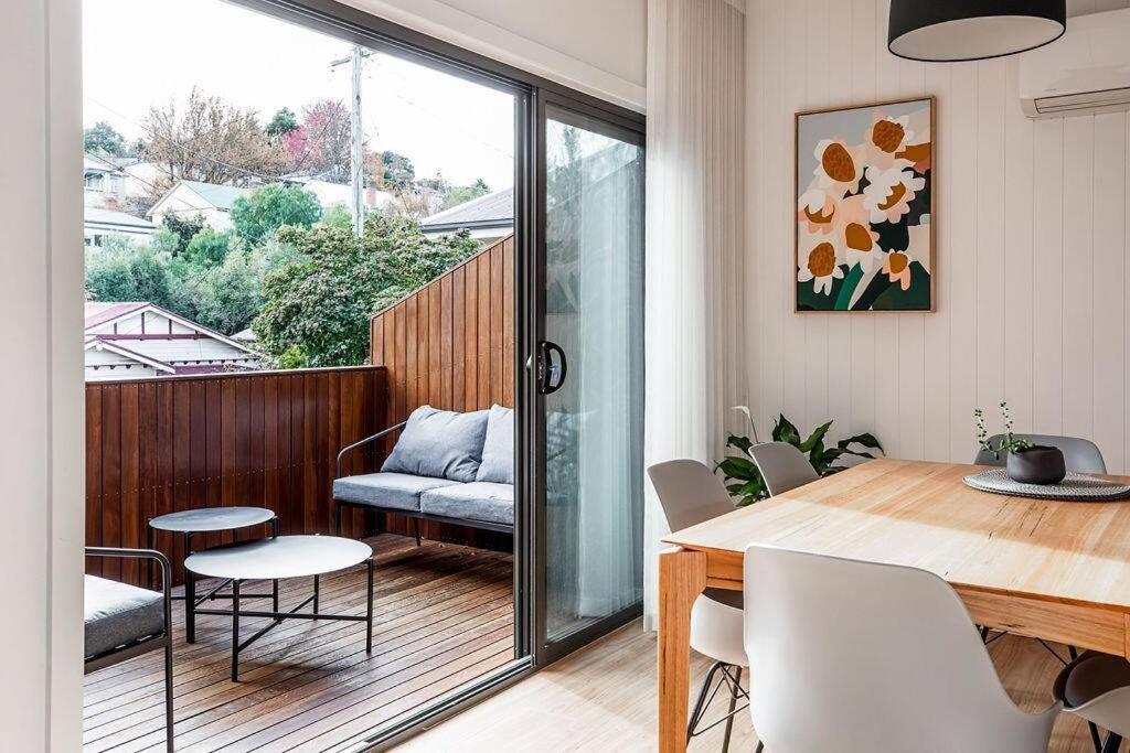 Convenient Luxury Home, Minutes To Cbd + Hospital Launceston